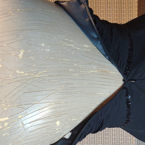 Black Formal/Cocktail Dress by White House Black Market. Size 0 - Picture 7 of 9